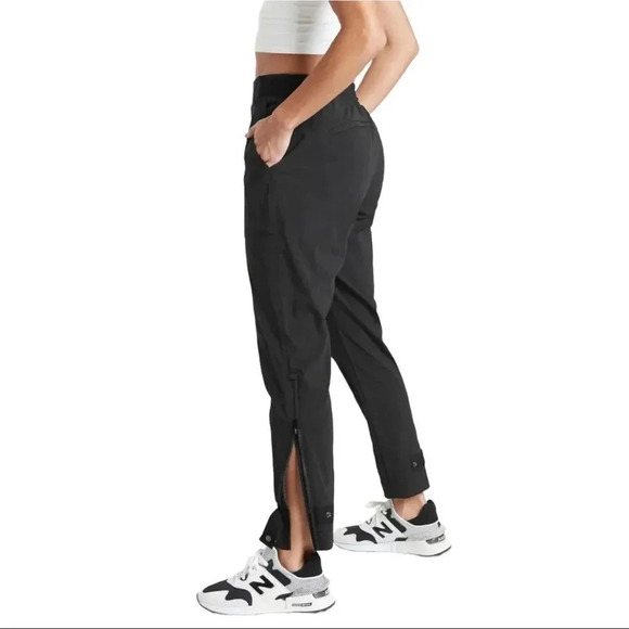 Athleta Trekkie Belted Pant Solid Black  Size 4 - Picture 1 of 14